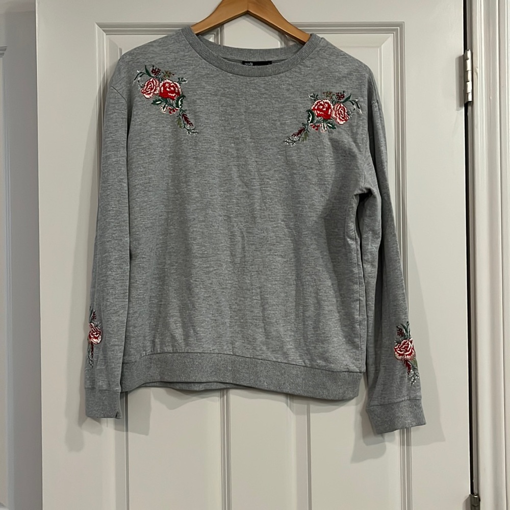 Oodji extra large sweatshirt floral, but it fits a large also